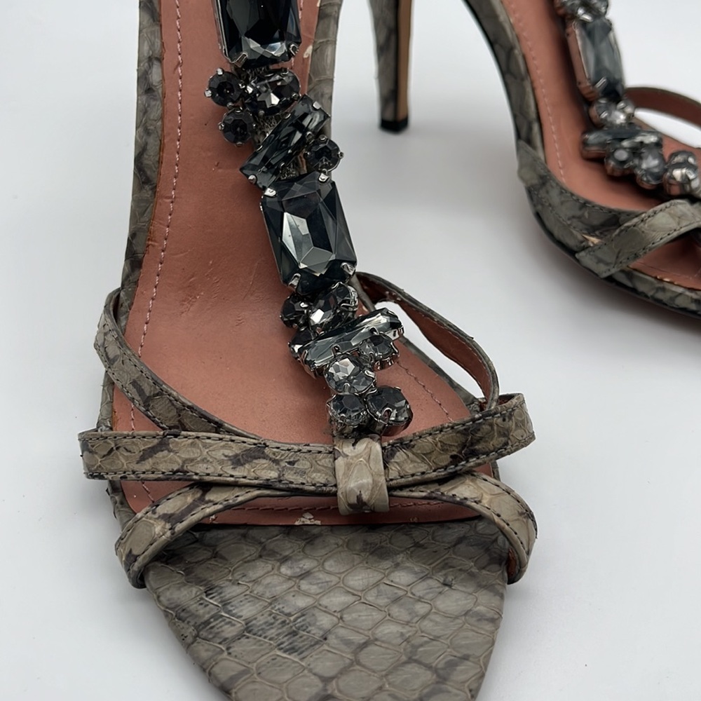 Gorgeous Vince Camuto Heels - Size 9.5 - Picture 3 of 6